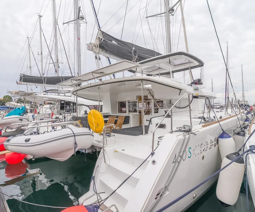 Lagoon 450 S Michelangelo · 3